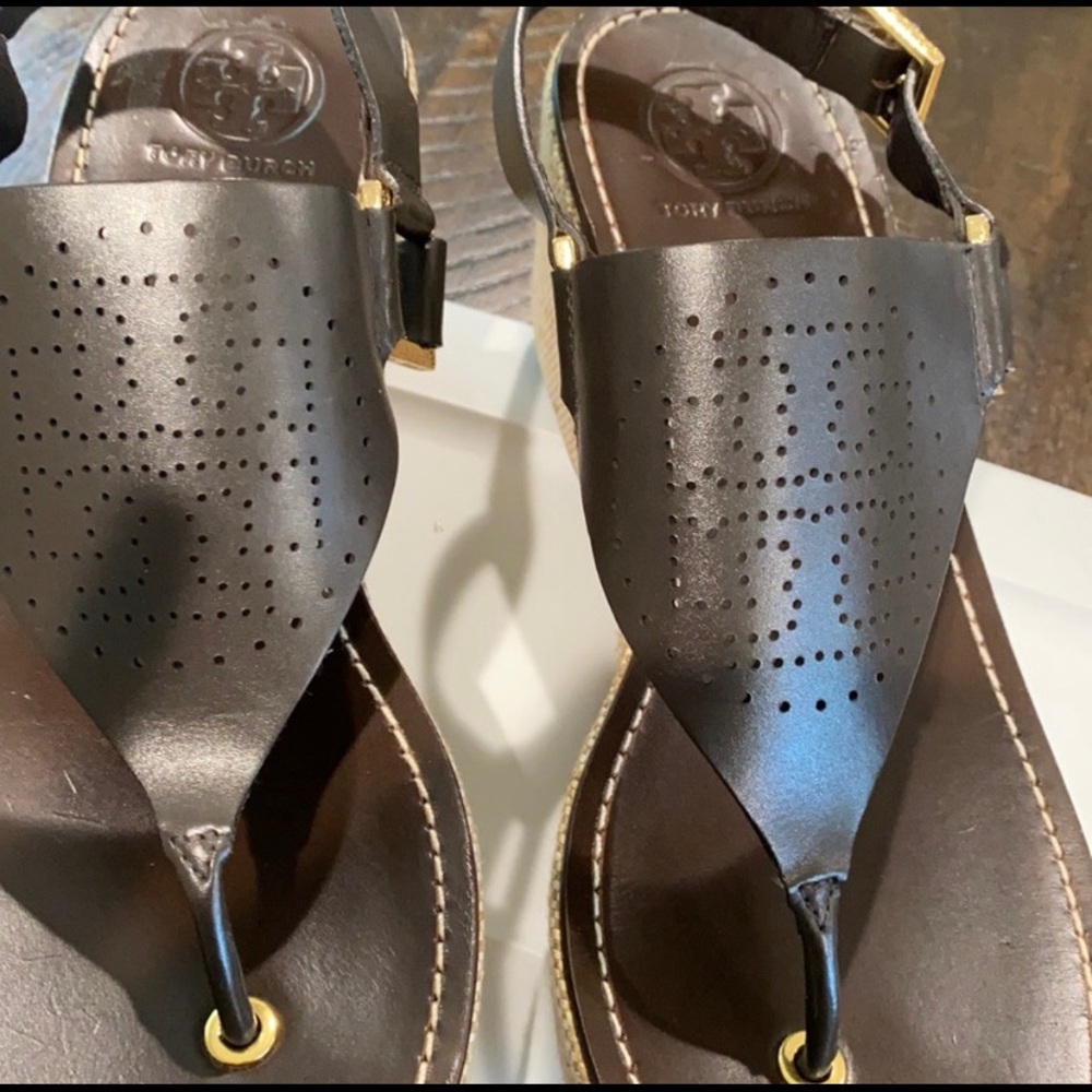 SALE‼️ Tory Burch Metallic Shoes - Picture 7 of 7